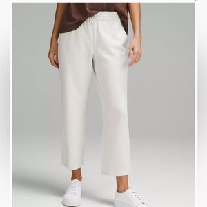 Lululemon Softstream High-Rise Straight-Legged Crop Pant